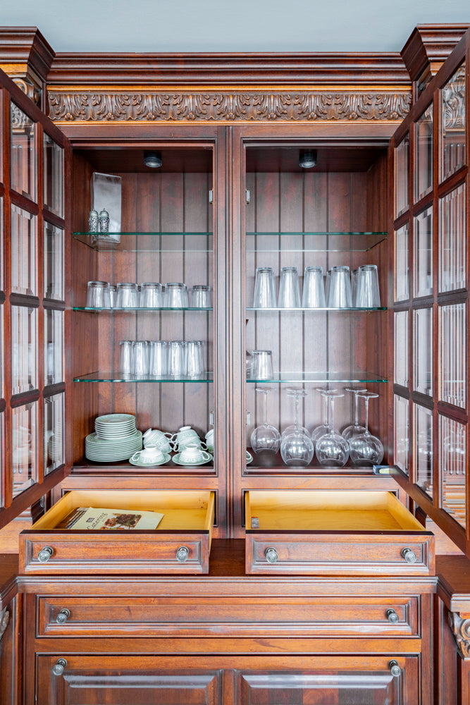 Clive Christian Regency Traditional Mahogany Kitchen with Granite Countertops