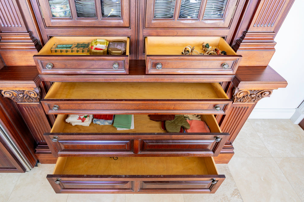 Clive Christian Regency Traditional Mahogany Kitchen with Granite Countertops