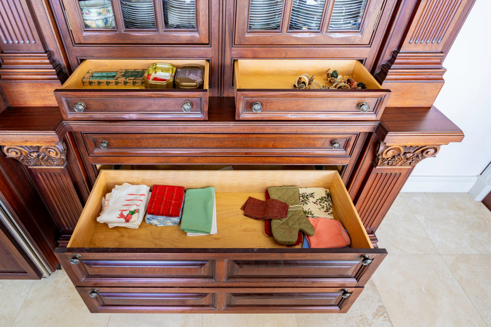 Clive Christian Regency Traditional Mahogany Kitchen with Granite Countertops