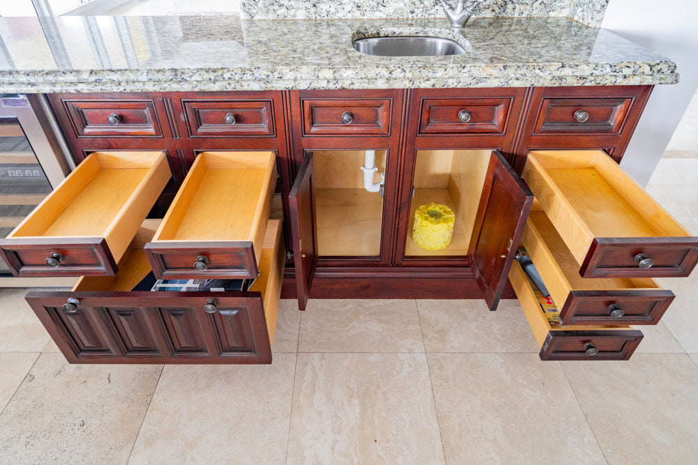 Clive Christian Regency Traditional Mahogany Kitchen with Granite Countertops