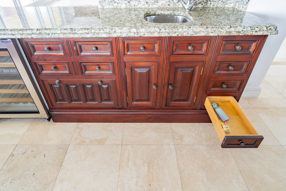 Clive Christian Regency Traditional Mahogany Kitchen with Granite Countertops