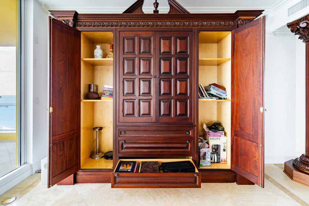 Clive Christian Regency Traditional Mahogany Kitchen with Granite Countertops
