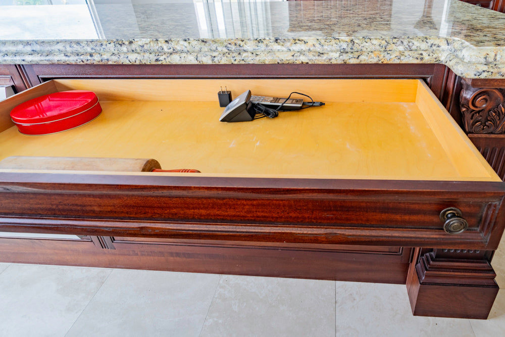 Clive Christian Regency Traditional Mahogany Kitchen with Granite Countertops