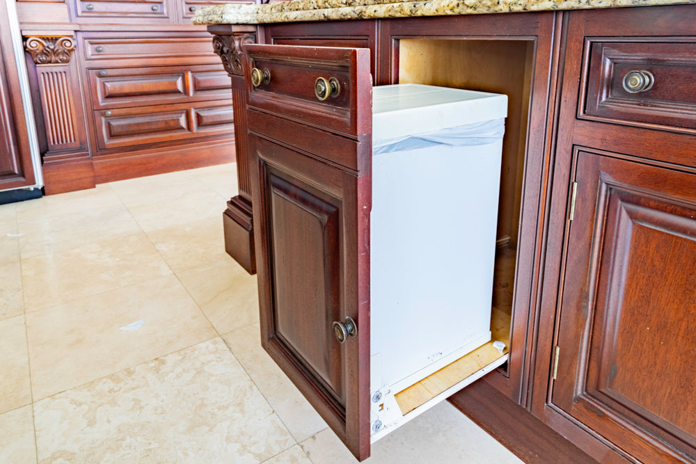 Clive Christian Regency Traditional Mahogany Kitchen with Granite Countertops