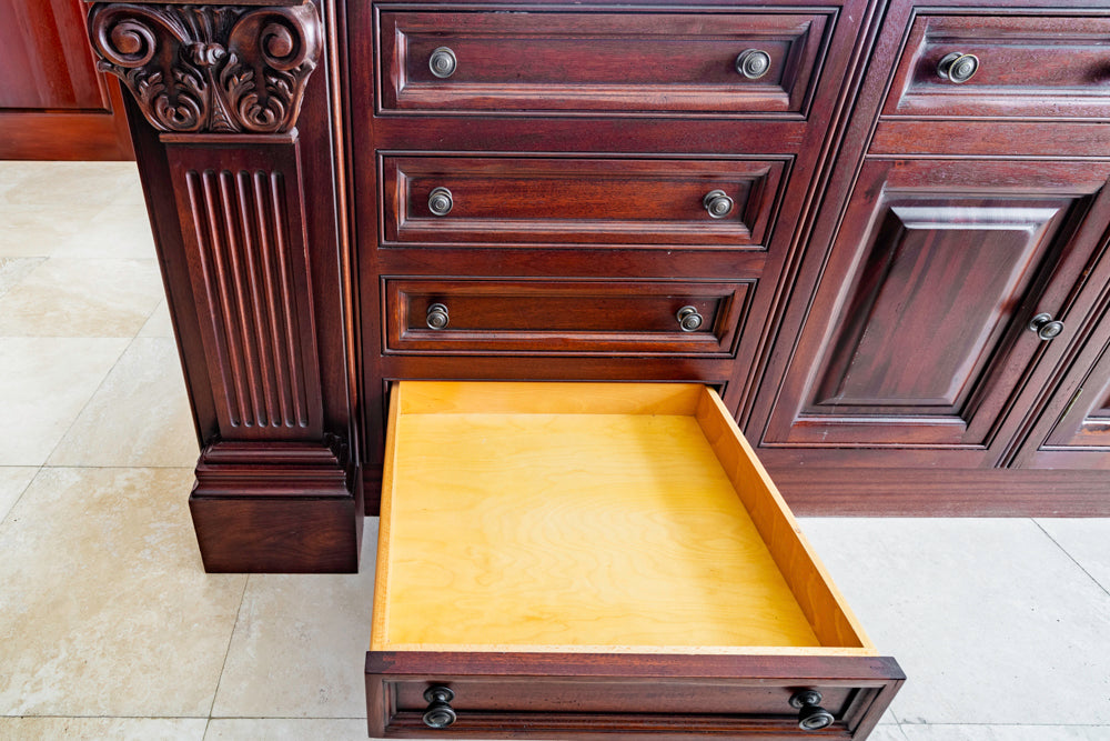 Clive Christian Regency Traditional Mahogany Kitchen with Granite Countertops