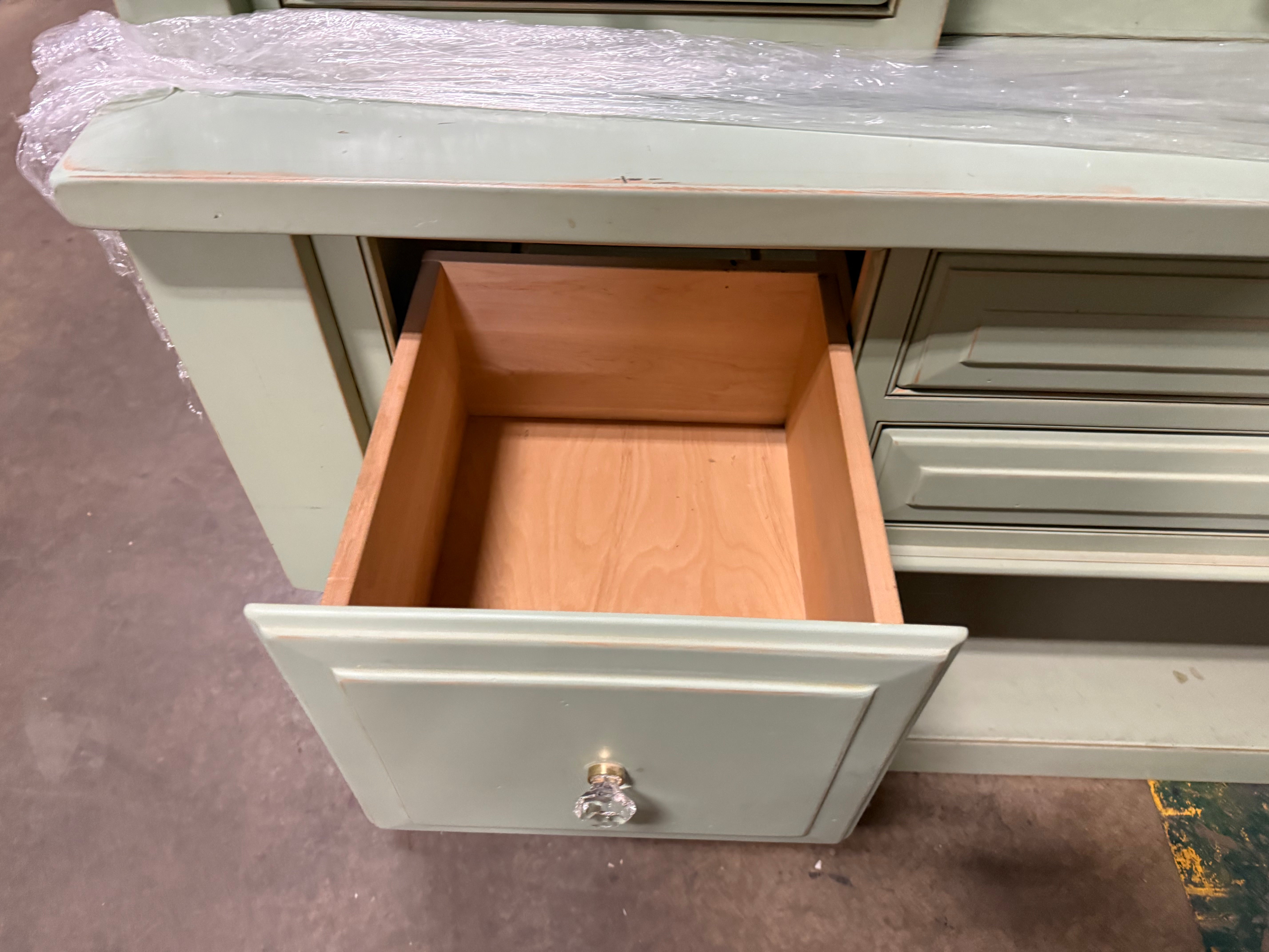 Traditional 72.5" Freestanding Wooden Green Hutch 