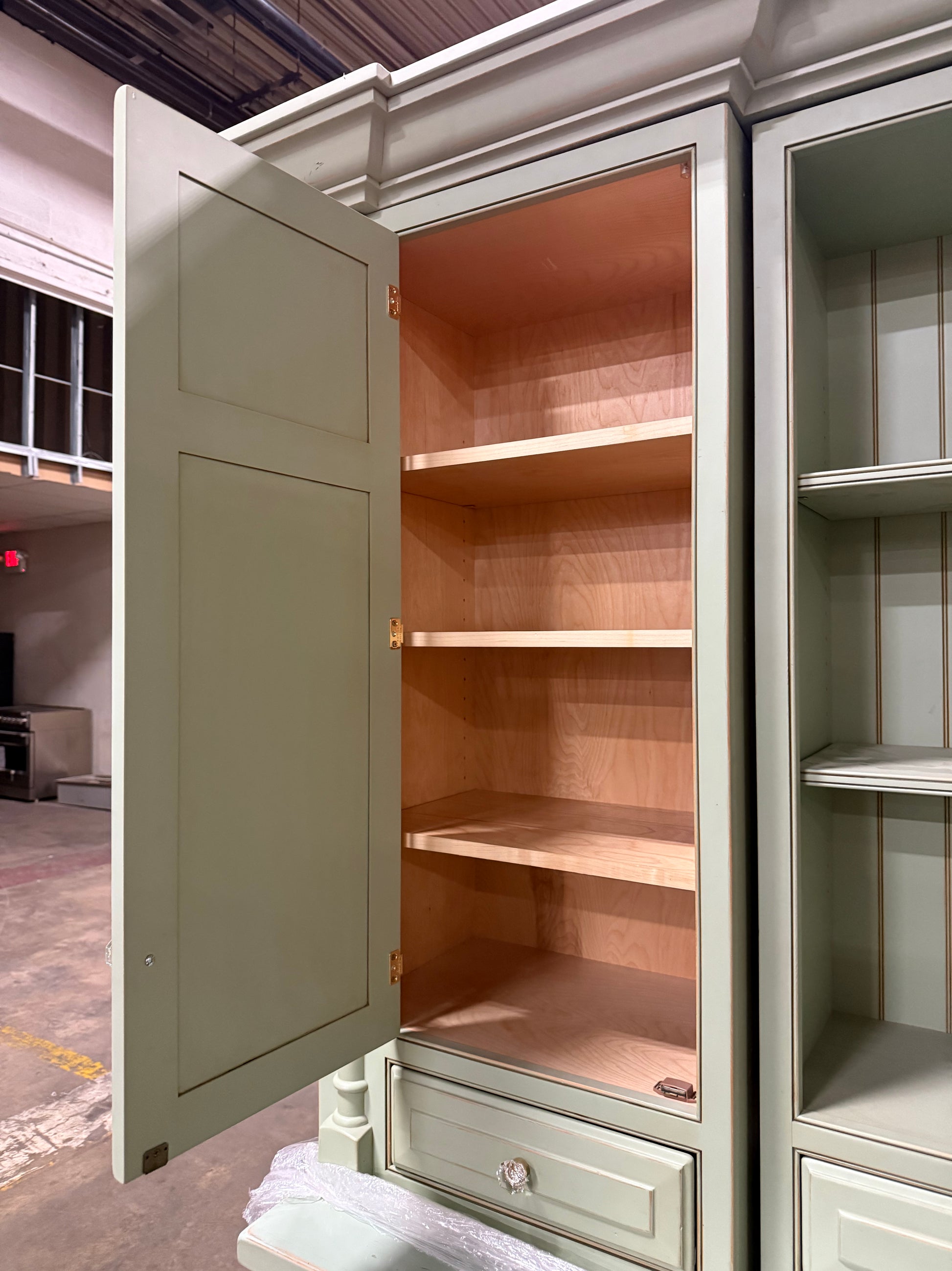 Traditional 72.5" Freestanding Wooden Green Hutch 