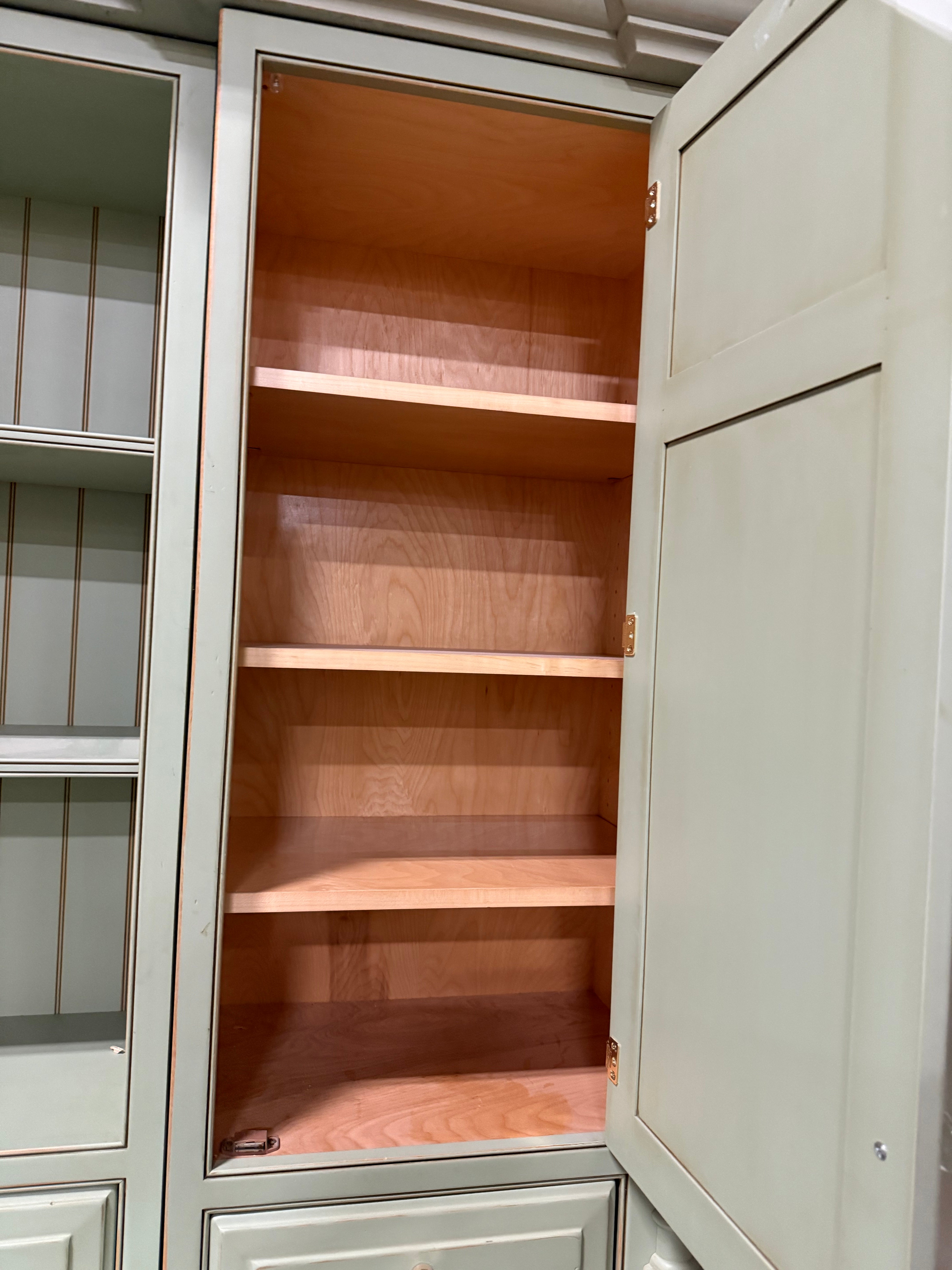 Traditional 72.5" Freestanding Wooden Green Hutch 