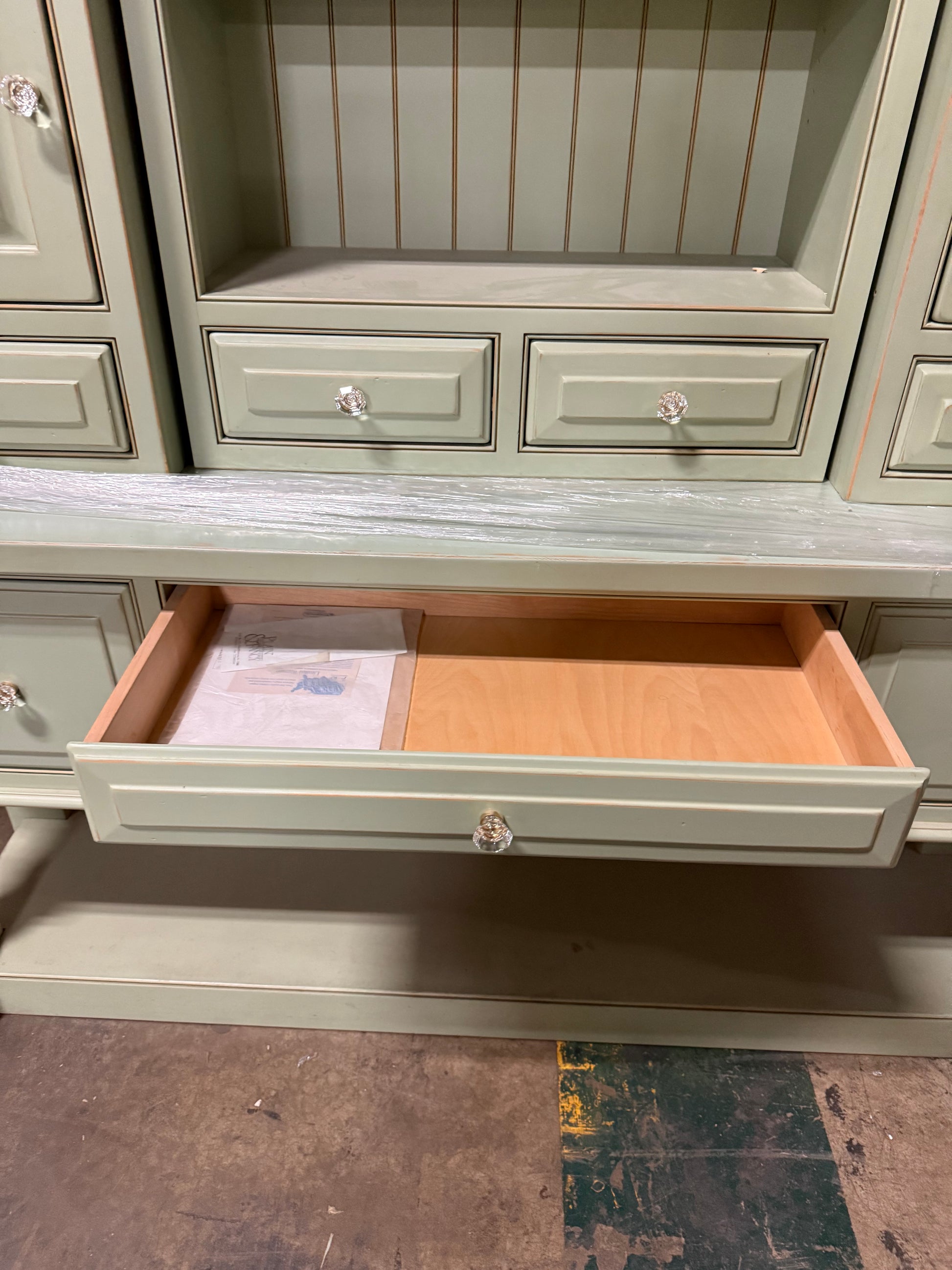Traditional 72.5" Freestanding Wooden Green Hutch 