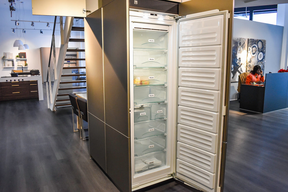 Poggenpohl Segmento Modern Black Kitchen with Miele Appliances