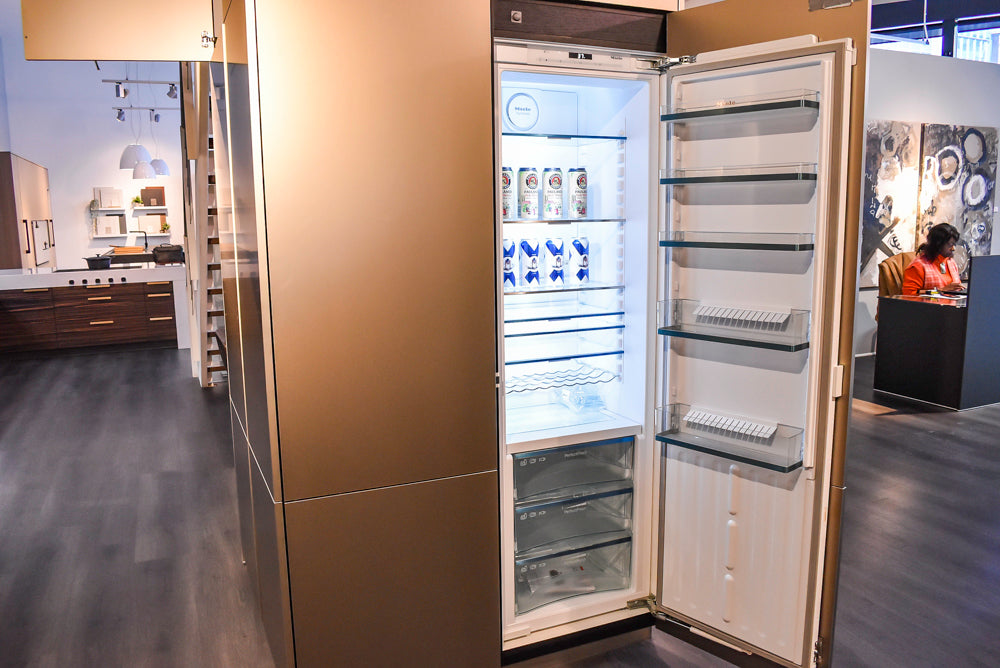 Poggenpohl Segmento Modern Black Kitchen with Miele Appliances