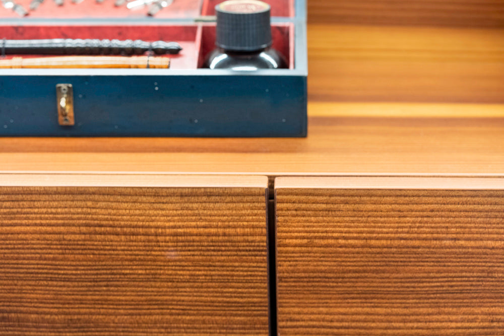 eggersmann USA Schmalenbach Modern Larch Smoked Veneer with Grey Parsol Glass Entertainment System