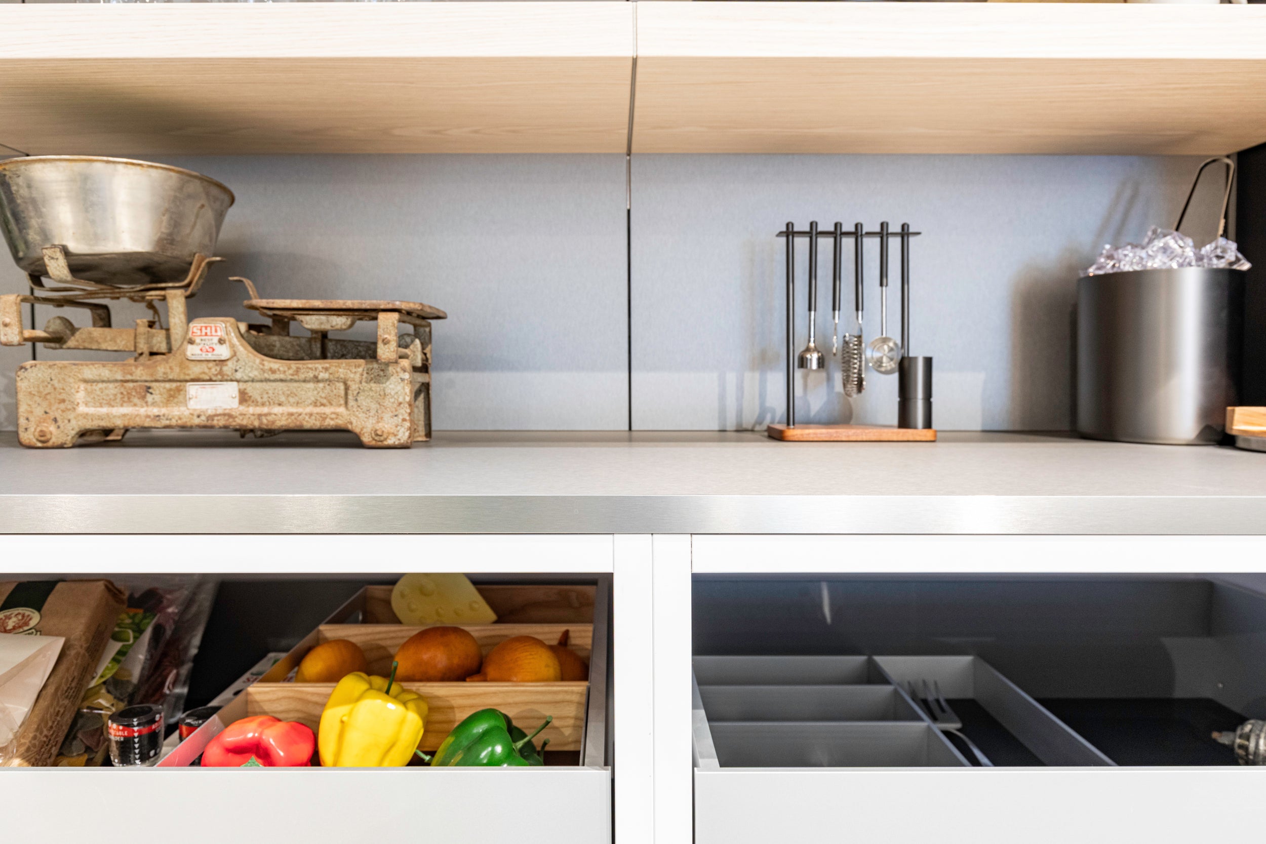 eggersmann E-Line Graphite Black Bi-Fold Pocket Door Pantry Wall