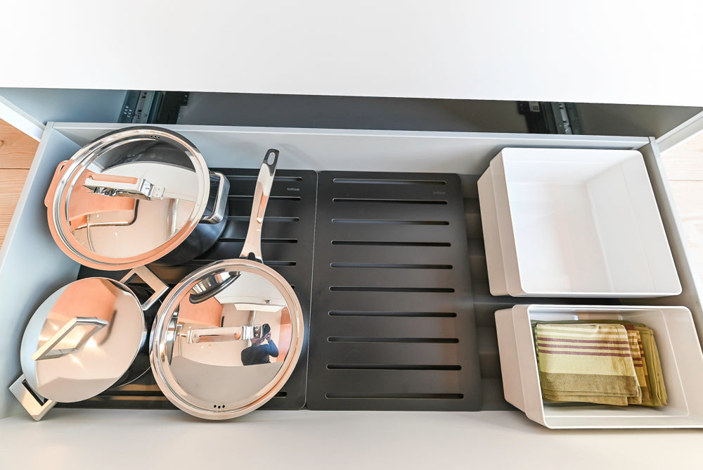 Bulthaup Modern White & Peach Cooking Station with Stone Countertop and 15" Gaggenau Cooktop, Showroom Display