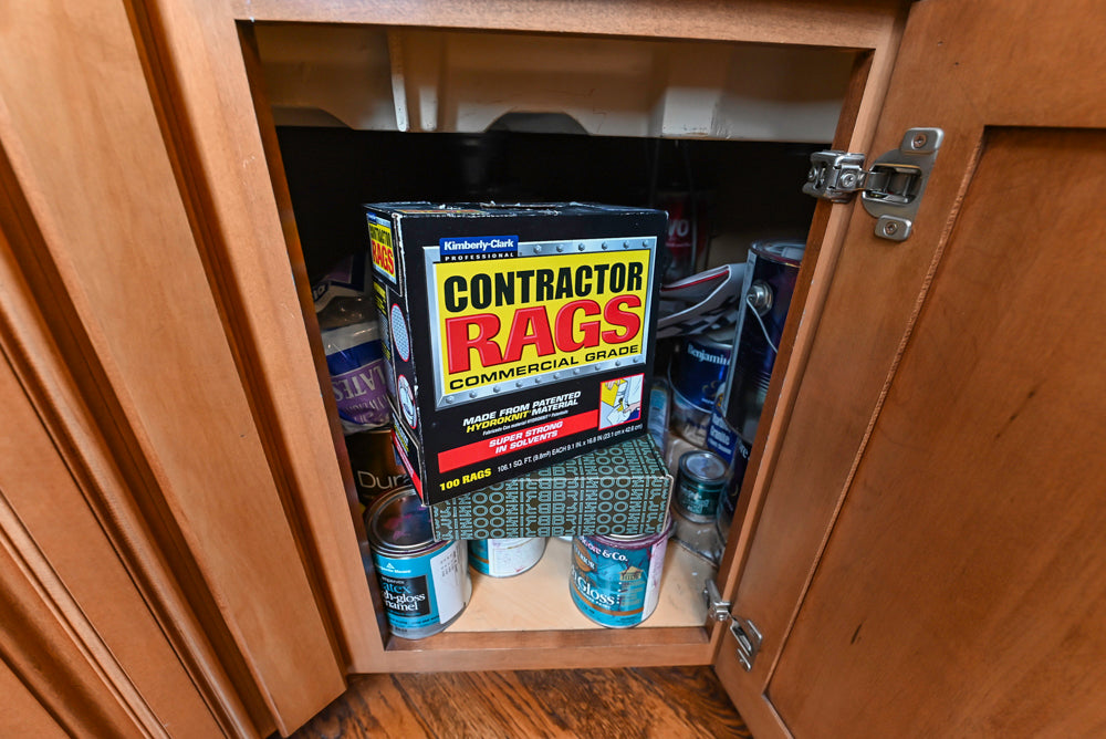 Decora Traditional Wooden Kitchen with Silestone Countertops