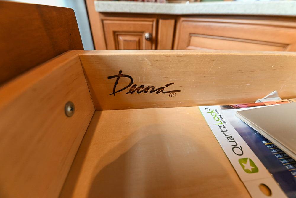 Decora Traditional Wooden Kitchen with Silestone Countertops