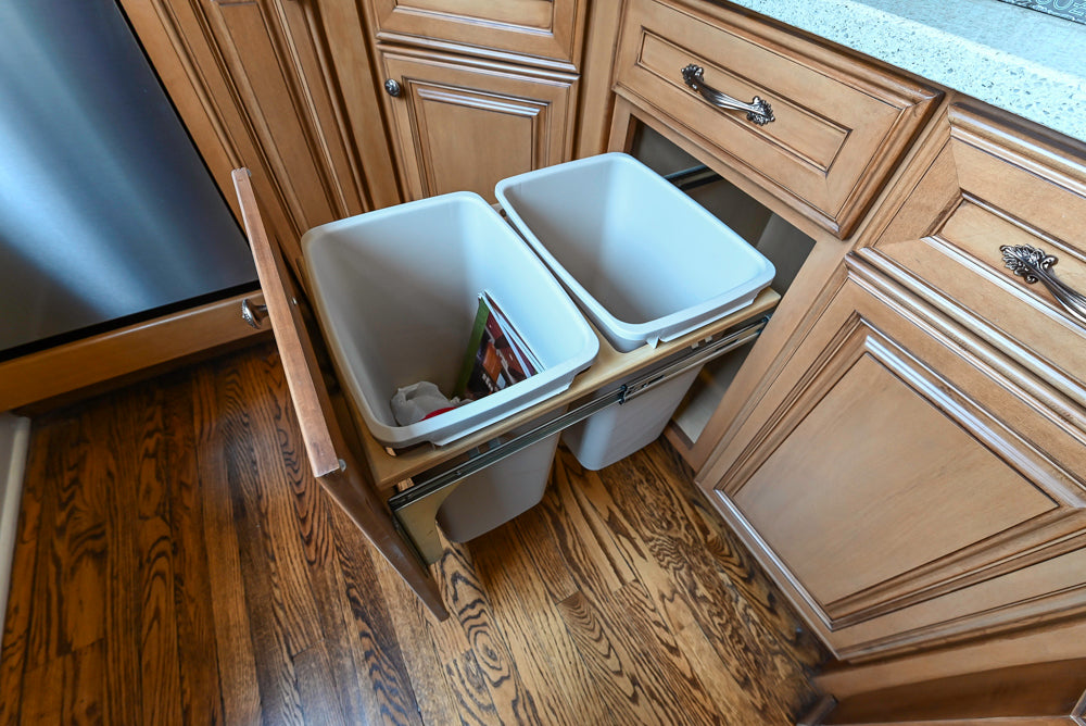 Decora Traditional Wooden Kitchen with Silestone Countertops