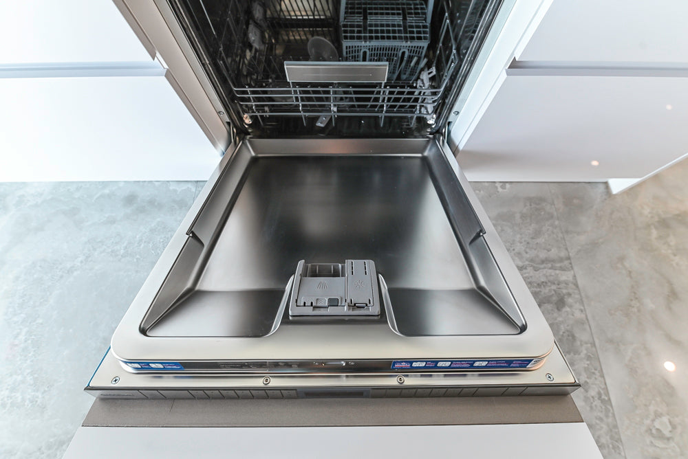 Häcker Modern Glossy White Kitchen with Island and Black Quartz Countertop