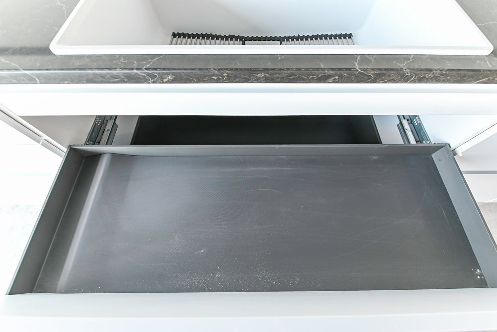 Häcker Modern Glossy White Kitchen with Island and Black Quartz Countertop