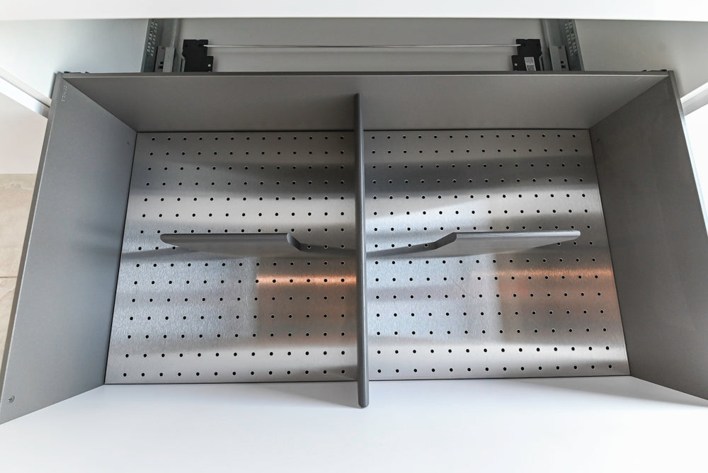 Häcker Modern Glossy White Kitchen with Island and Black Quartz Countertop