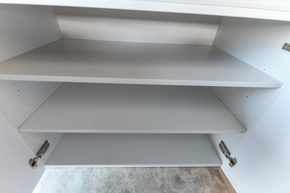 Häcker Modern Glossy White Kitchen with Island and Black Quartz Countertop