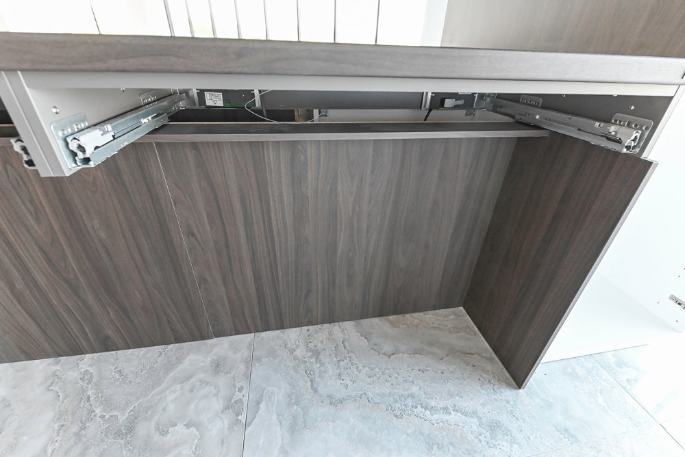 Häcker Modern Glossy White Kitchen with Island and Black Quartz Countertop