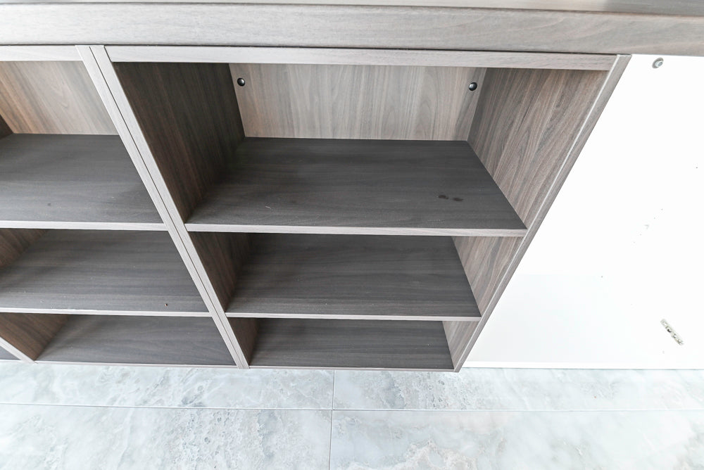 Häcker Modern Glossy White Kitchen with Island and Black Quartz Countertop