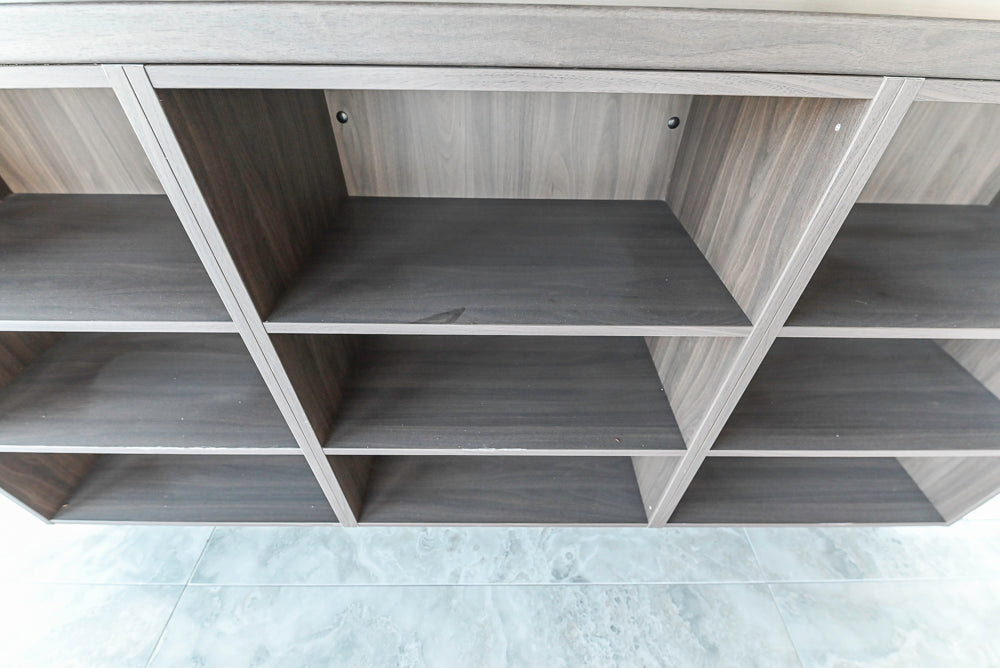 Häcker Modern Glossy White Kitchen with Island and Black Quartz Countertop