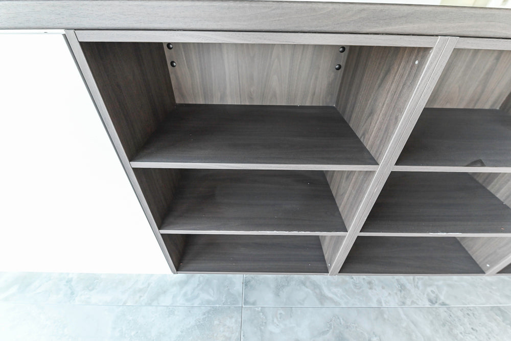 Häcker Modern Glossy White Kitchen with Island and Black Quartz Countertop