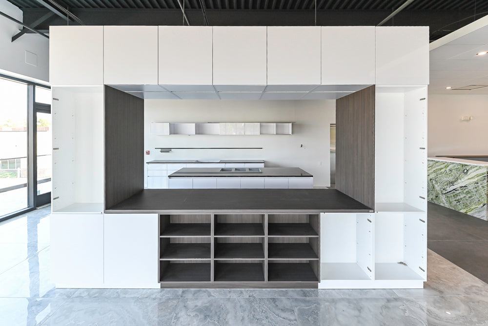 Häcker Modern Glossy White Kitchen with Island and Black Quartz Countertop
