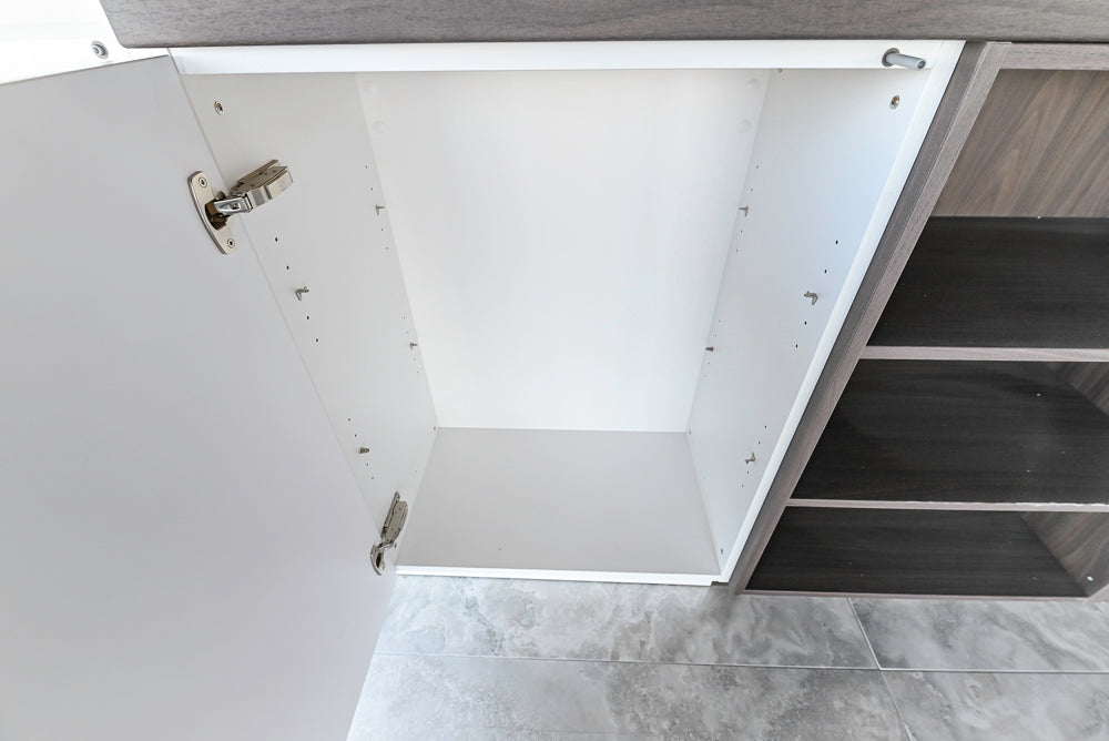 Häcker Modern Glossy White Kitchen with Island and Black Quartz Countertop