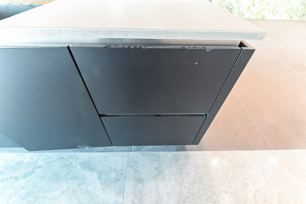 Häcker Modern Matte Black Island with Storage