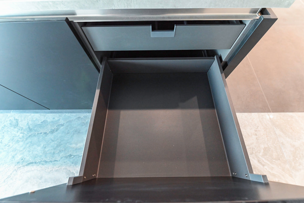 Häcker Modern Matte Black Island with Storage