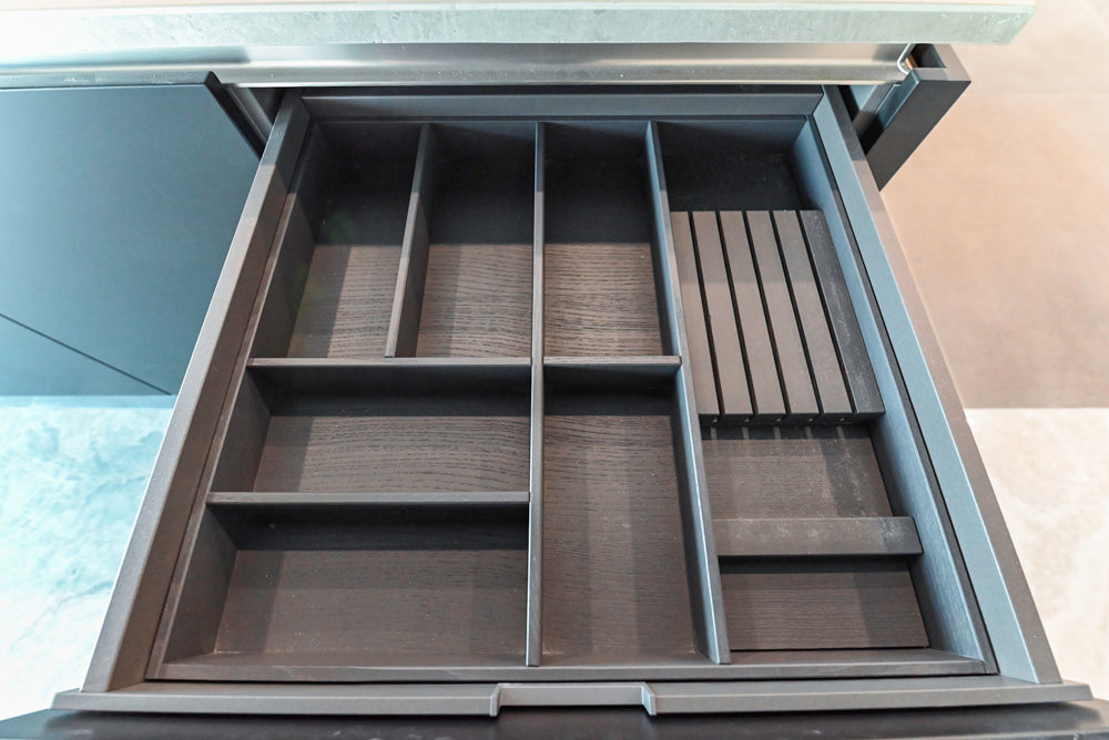 Häcker Modern Matte Black Island with Storage