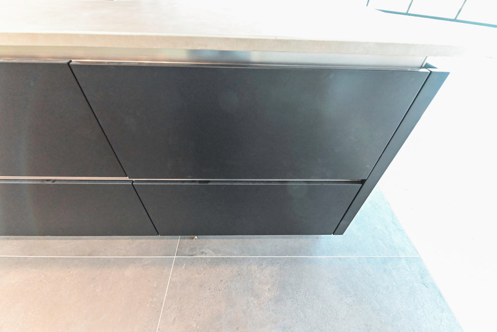 Häcker Modern Matte Black Island with Storage