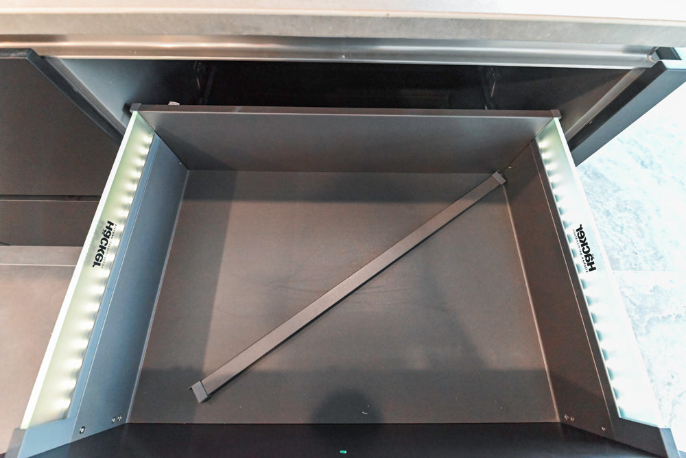 Häcker Modern Matte Black Island with Storage