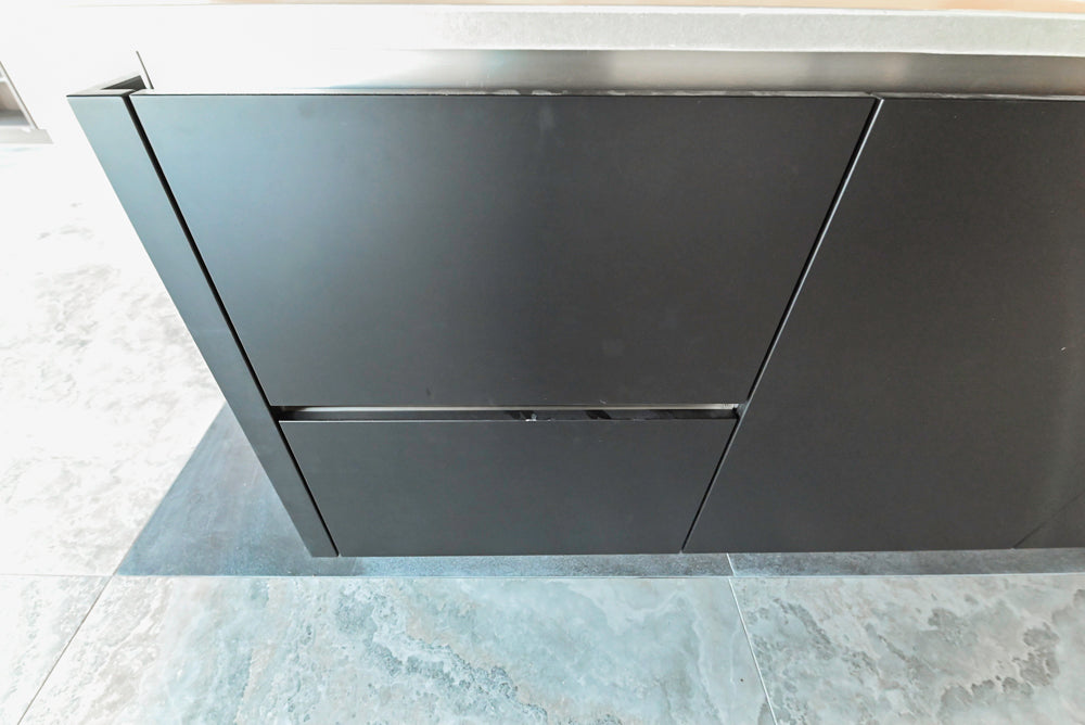 Häcker Modern Matte Black Island with Storage