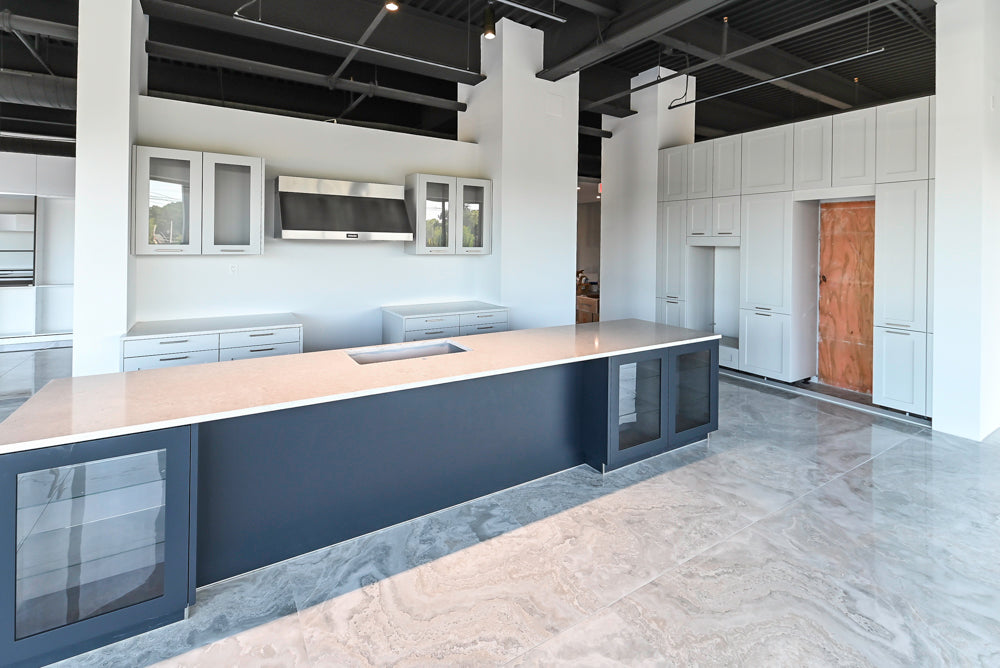 Häcker Transitional Light Grey Kitchen with Dark Grey Island and White Quartz Countertops