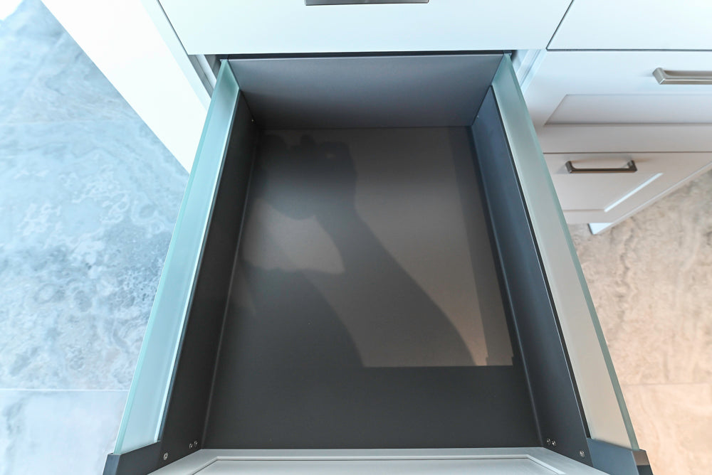 Häcker Transitional Light Grey Kitchen with Dark Grey Island and White Quartz Countertops