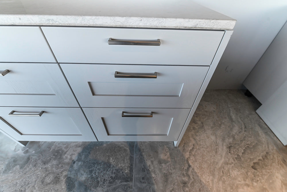 Häcker Transitional Light Grey Kitchen with Dark Grey Island and White Quartz Countertops