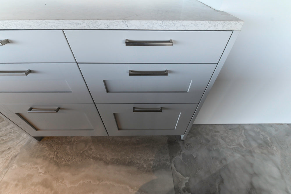 Häcker Transitional Light Grey Kitchen with Dark Grey Island and White Quartz Countertops