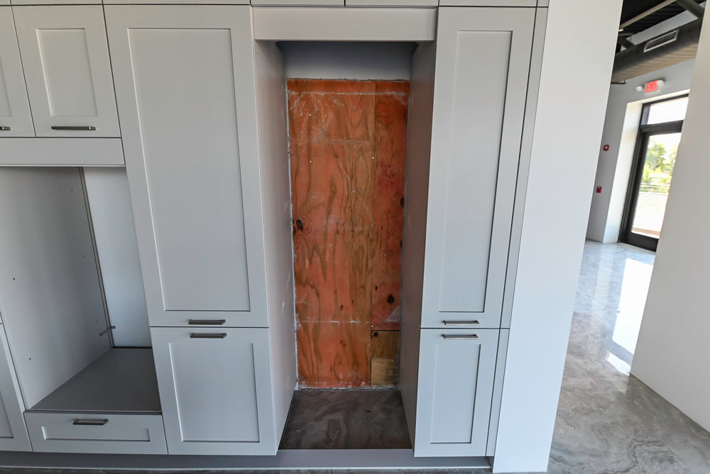 Häcker Transitional Light Grey Kitchen with Dark Grey Island and White Quartz Countertops