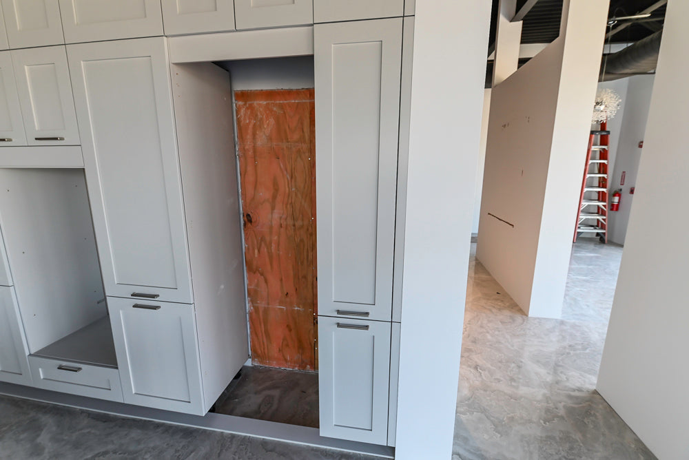 Häcker Transitional Light Grey Kitchen with Dark Grey Island and White Quartz Countertops