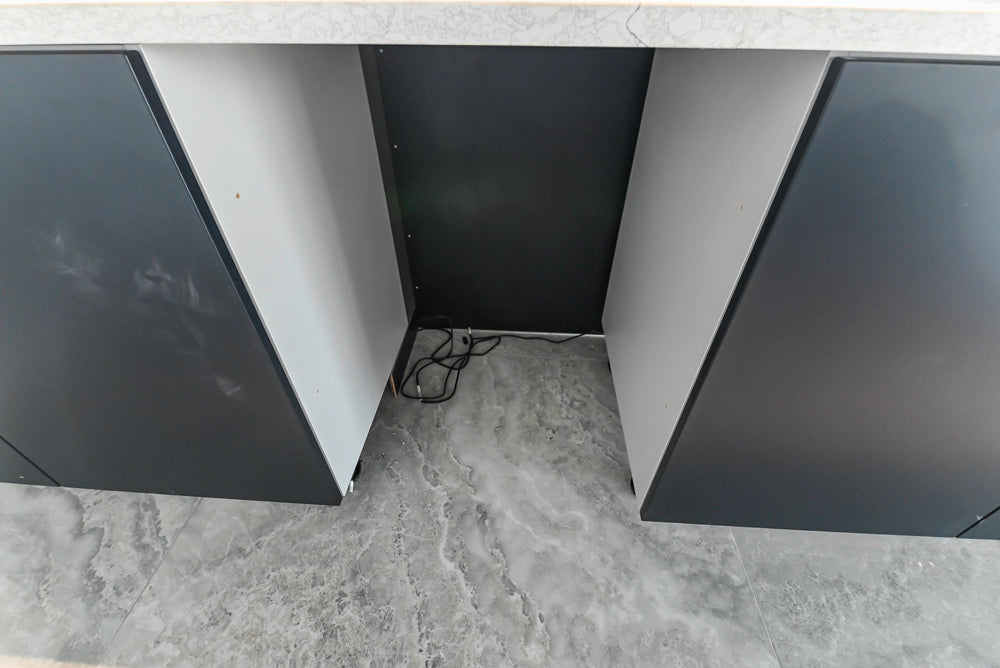 Häcker Transitional Light Grey Kitchen with Dark Grey Island and White Quartz Countertops