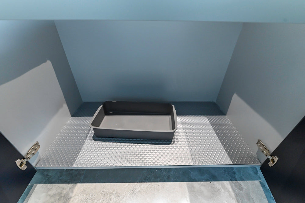 Häcker Transitional Light Grey Kitchen with Dark Grey Island and White Quartz Countertops