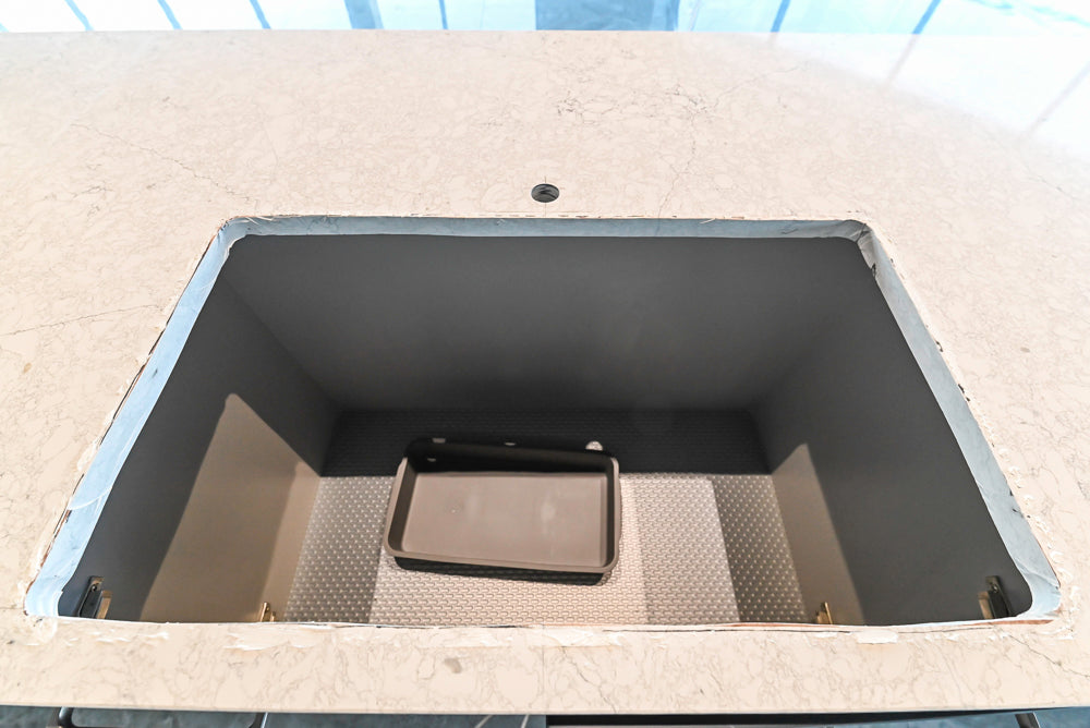 Häcker Transitional Light Grey Kitchen with Dark Grey Island and White Quartz Countertops