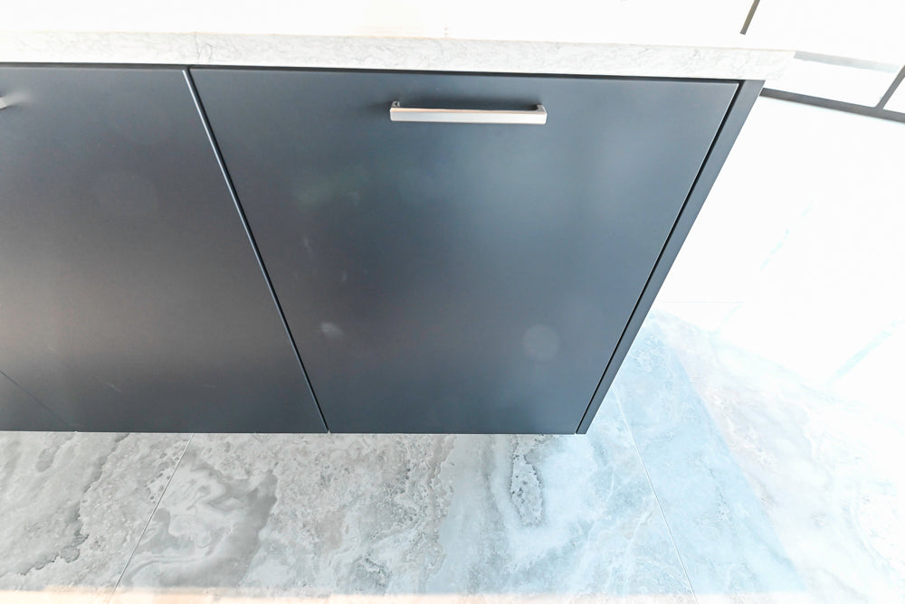 Häcker Transitional Light Grey Kitchen with Dark Grey Island and White Quartz Countertops