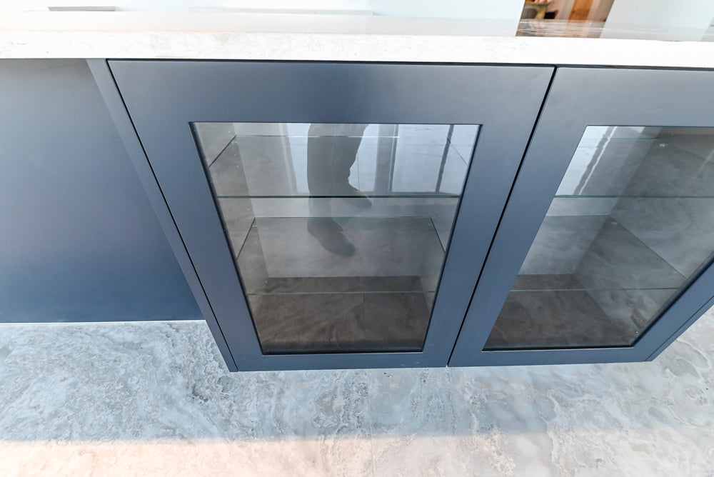 Häcker Transitional Light Grey Kitchen with Dark Grey Island and White Quartz Countertops