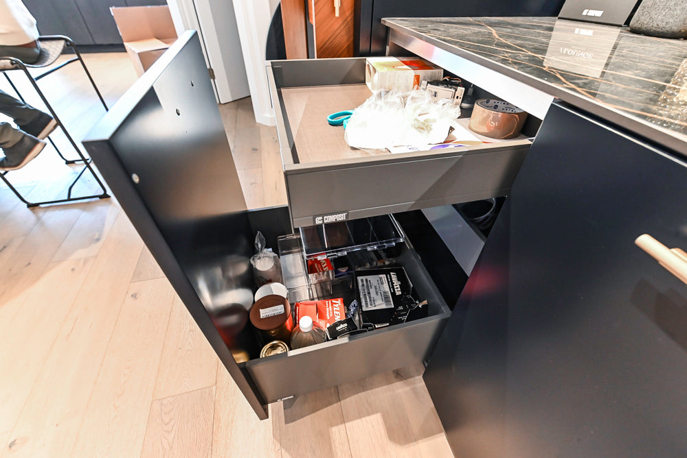 Composit Modern Two Toned Butler's Pantry with Quartz Countertop and Sink