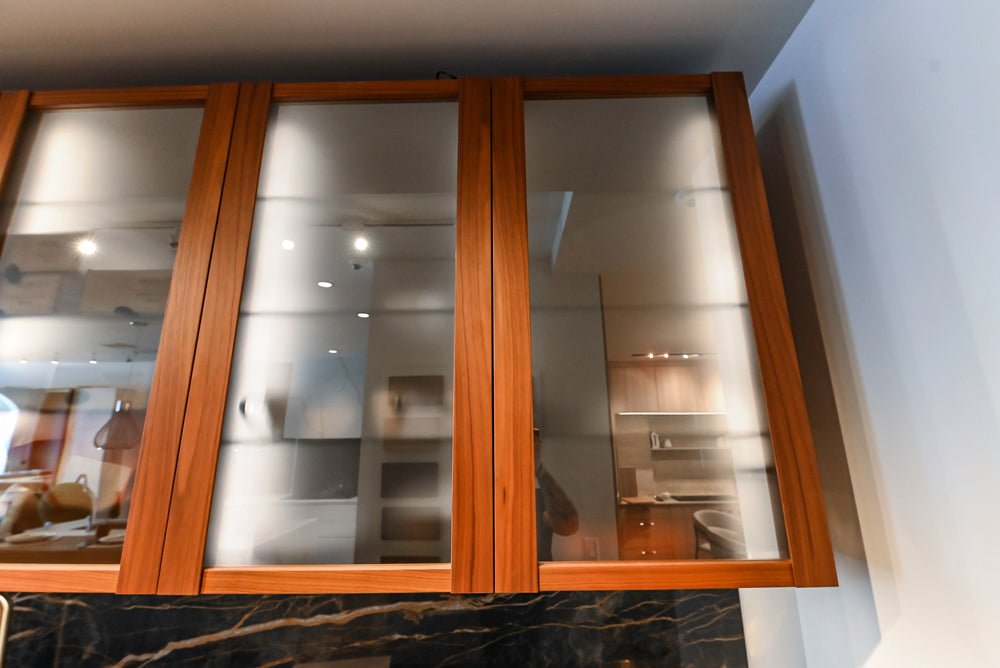 Composit Modern Two Toned Butler's Pantry with Quartz Countertop and Sink